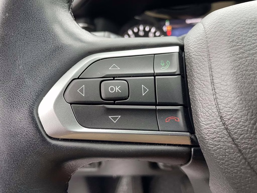 2022 Billet Silver Metallic Clearcoat Jeep Compass Latitude Lux 4X4 SUV