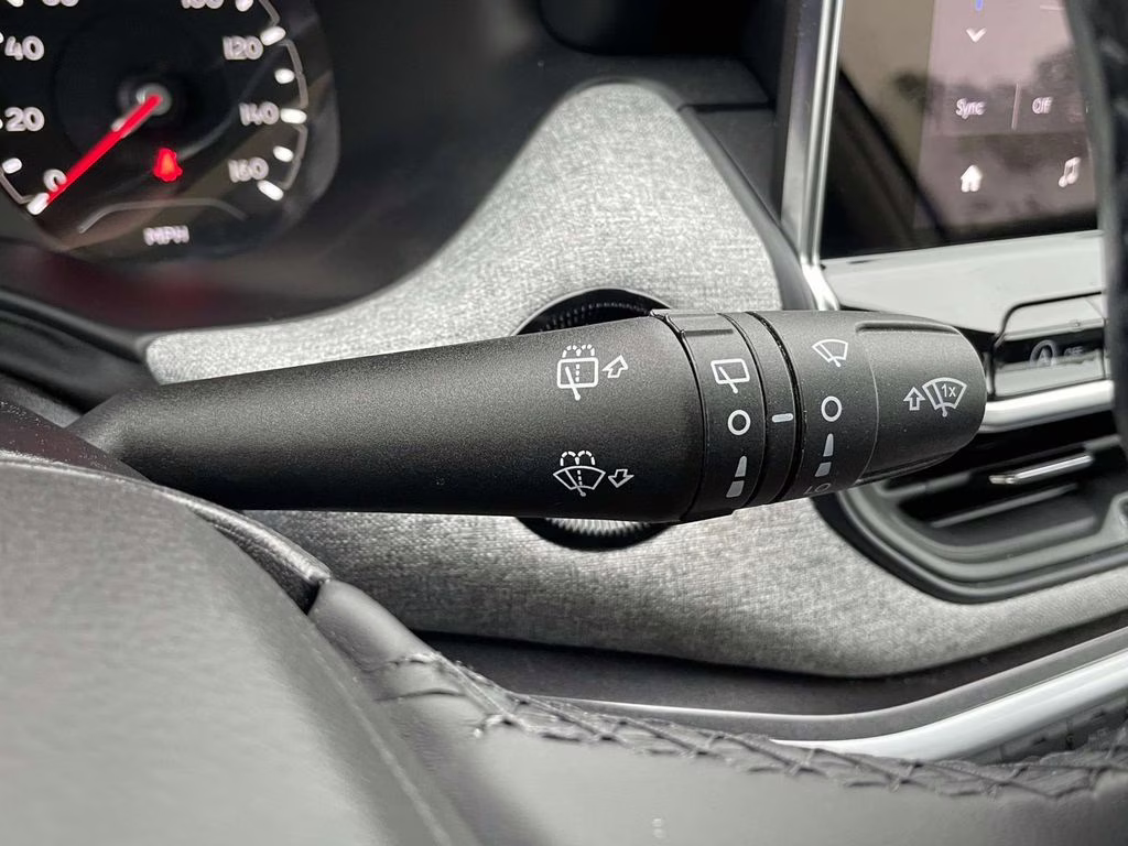 2022 Billet Silver Metallic Clearcoat Jeep Compass Latitude Lux 4X4 SUV