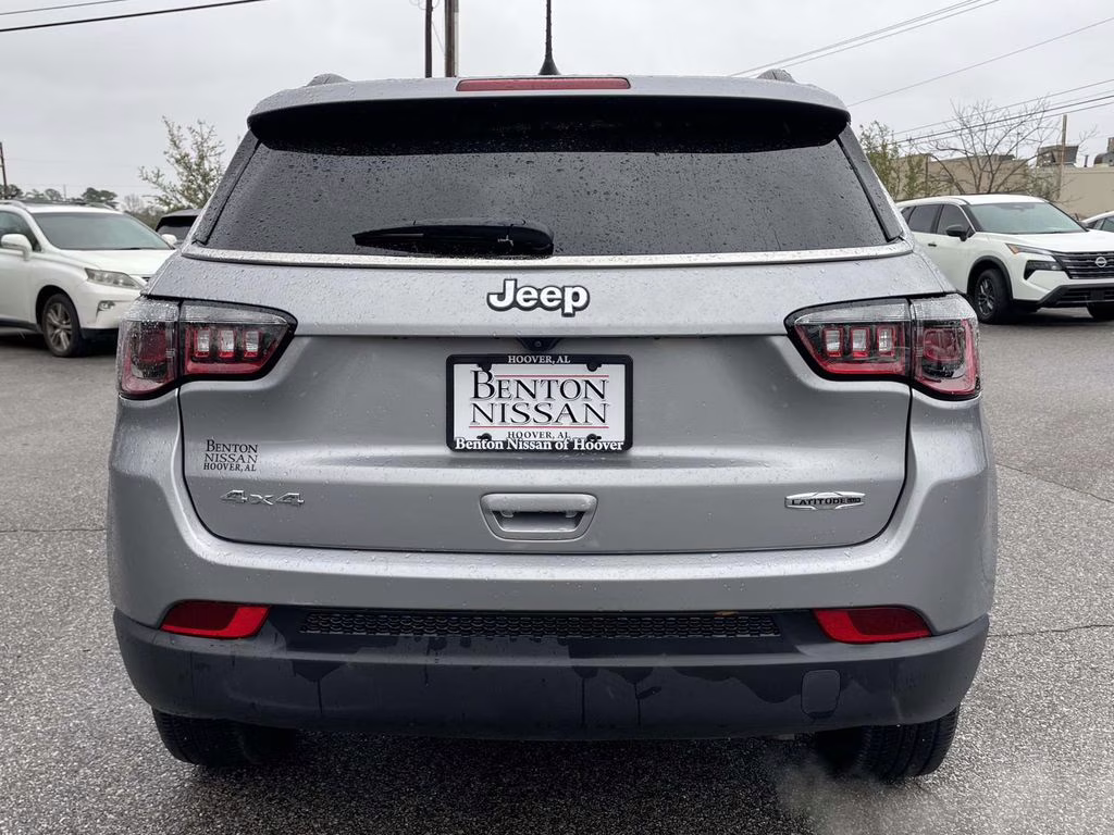 2022 Billet Silver Metallic Clearcoat Jeep Compass Latitude Lux 4X4 SUV