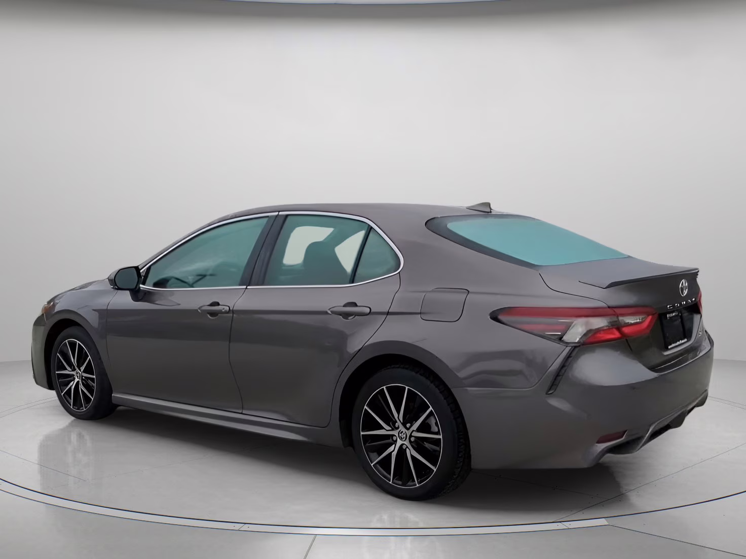 2022 Predawn Gray Mica Toyota Camry SE FWD Sedan