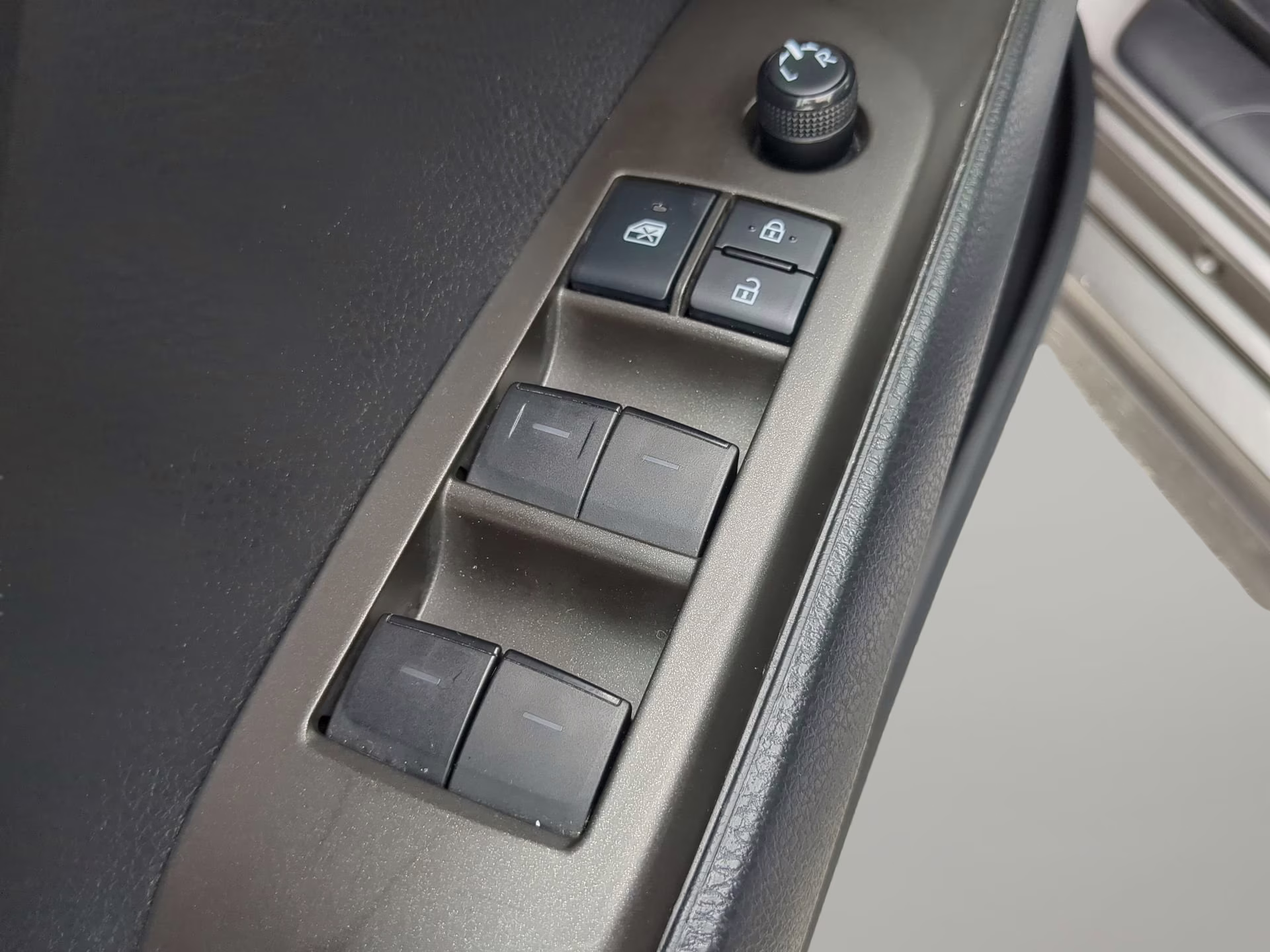 2022 Predawn Gray Mica Toyota Camry SE FWD Sedan
