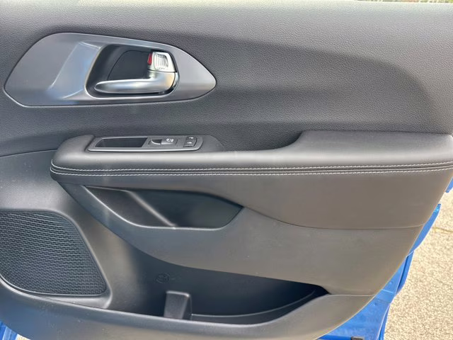 2026 Hydro Blue Pearlcoat Chrysler Pacifica Select FWD Van