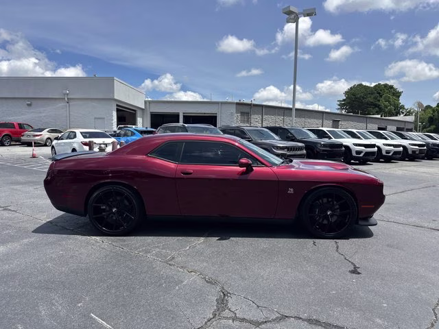 2020 Octane Red Pearlcoat Dodge Challenger R/T Scat Pack RWD Coupe