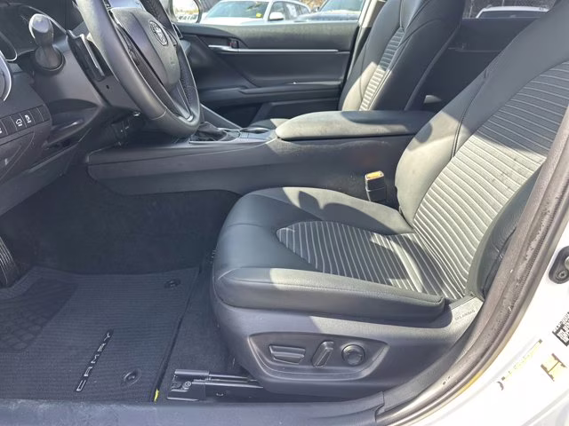 2022 White Toyota Camry SE FWD Sedan