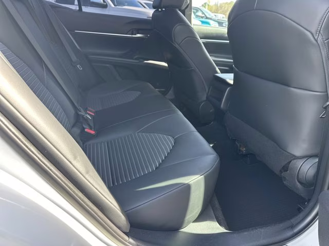 2022 White Toyota Camry SE FWD Sedan