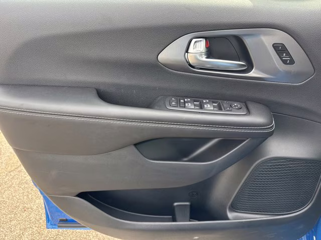 2026 Hydro Blue Pearlcoat Chrysler Pacifica Select FWD Van