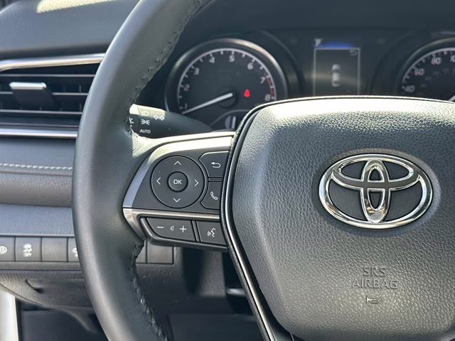 2022 White Toyota Camry SE FWD Sedan