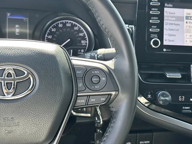 2022 White Toyota Camry SE FWD Sedan