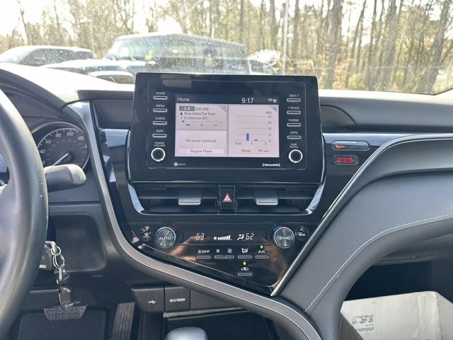 2022 White Toyota Camry SE FWD Sedan