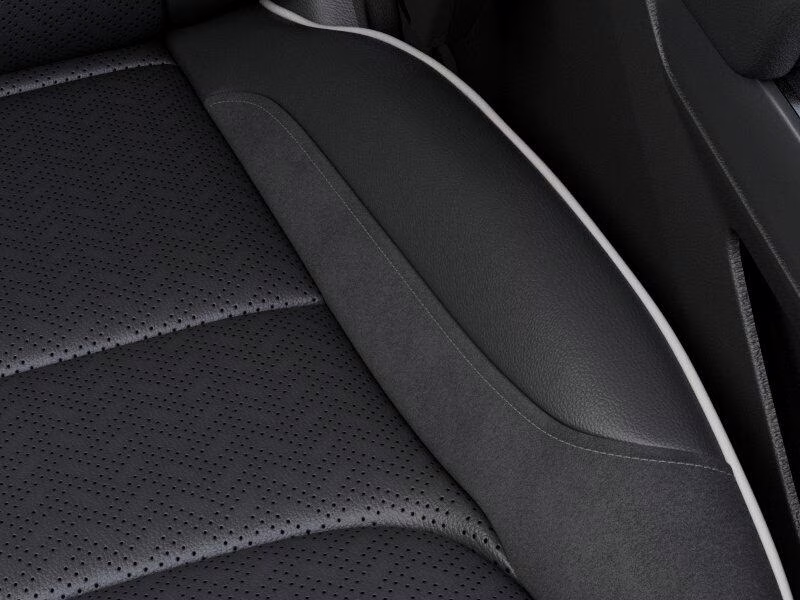 2026 Diamond Black Crystal Pearl Coat Ram 1500 1500 Laramie Crew Cab 4x4 5'7' Box 4X4 Truck