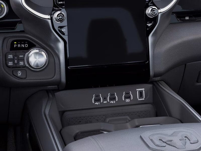 2026 Diamond Black Crystal Pearl Coat Ram 1500 1500 Laramie Crew Cab 4x4 5'7' Box 4X4 Truck