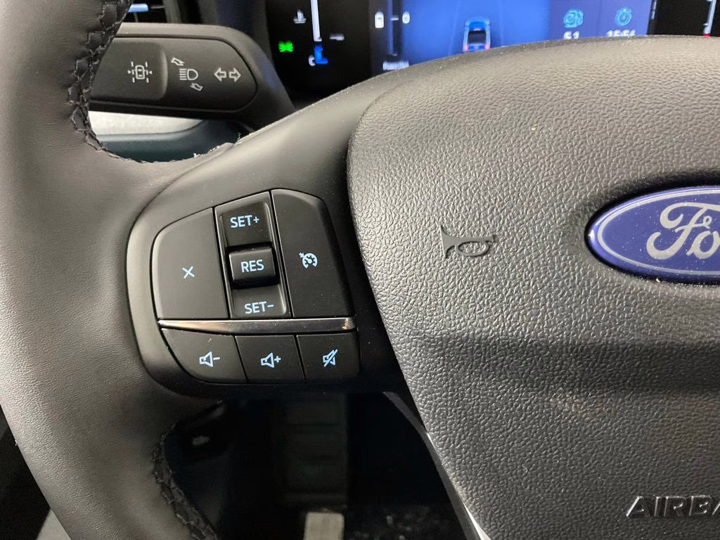 2026 Oxford White Ford Maverick XLT FWD Truck