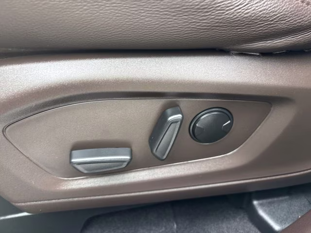 2023 Blue Metallic Ford Explorer King Ranch RWD SUV