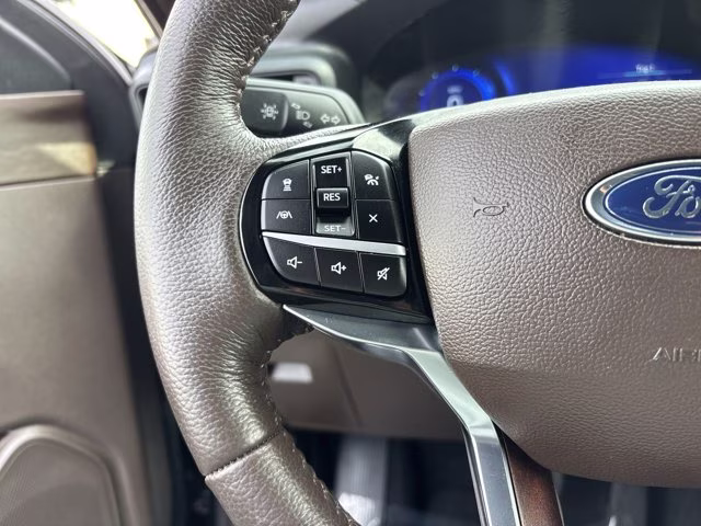 2023 Blue Metallic Ford Explorer King Ranch RWD SUV