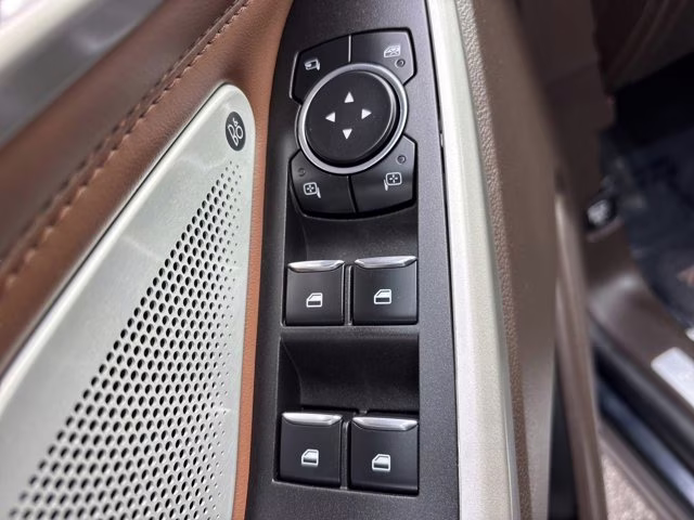 2023 Blue Metallic Ford Explorer King Ranch RWD SUV