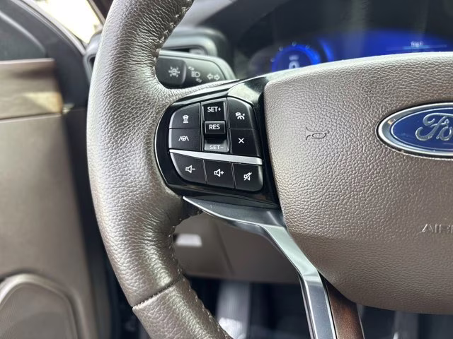 2023 Blue Metallic Ford Explorer King Ranch RWD SUV