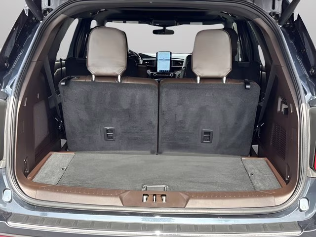 2023 Blue Metallic Ford Explorer King Ranch RWD SUV