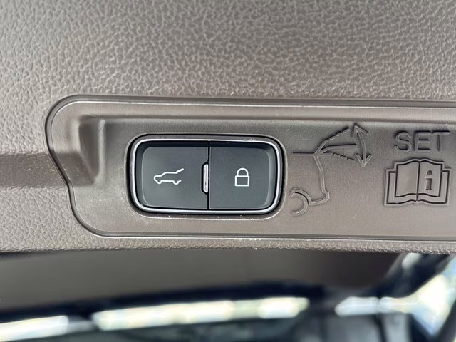 2023 Blue Metallic Ford Explorer King Ranch RWD SUV