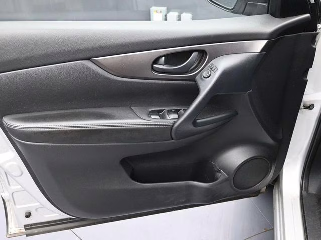 2022 Brilliant Silver Metallic Nissan Rogue Sport S FWD SUV