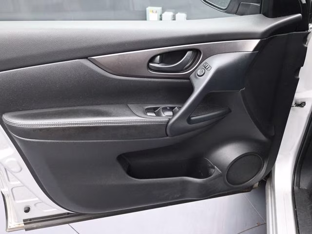 2022 Brilliant Silver Metallic Nissan Rogue Sport S FWD SUV