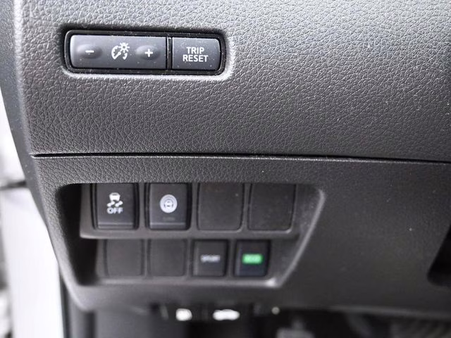 2022 Brilliant Silver Metallic Nissan Rogue Sport S FWD SUV