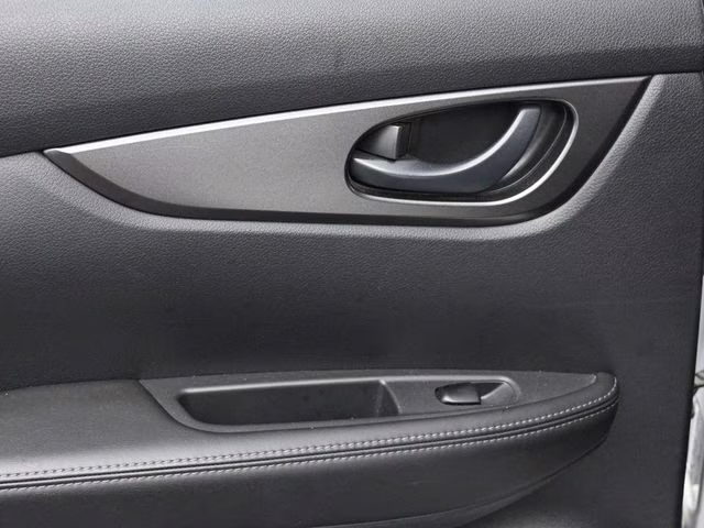 2022 Brilliant Silver Metallic Nissan Rogue Sport S FWD SUV