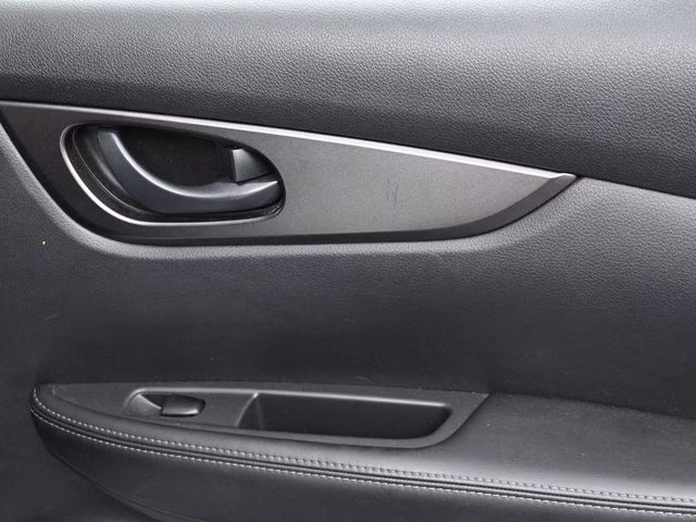 2022 Brilliant Silver Metallic Nissan Rogue Sport S FWD SUV