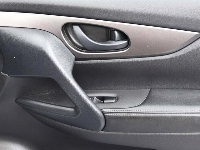 2022 Brilliant Silver Metallic Nissan Rogue Sport S FWD SUV