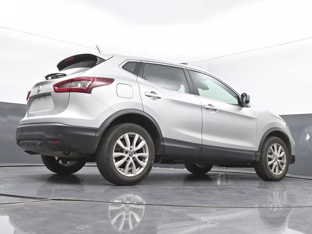 2022 Brilliant Silver Metallic Nissan Rogue Sport S FWD SUV