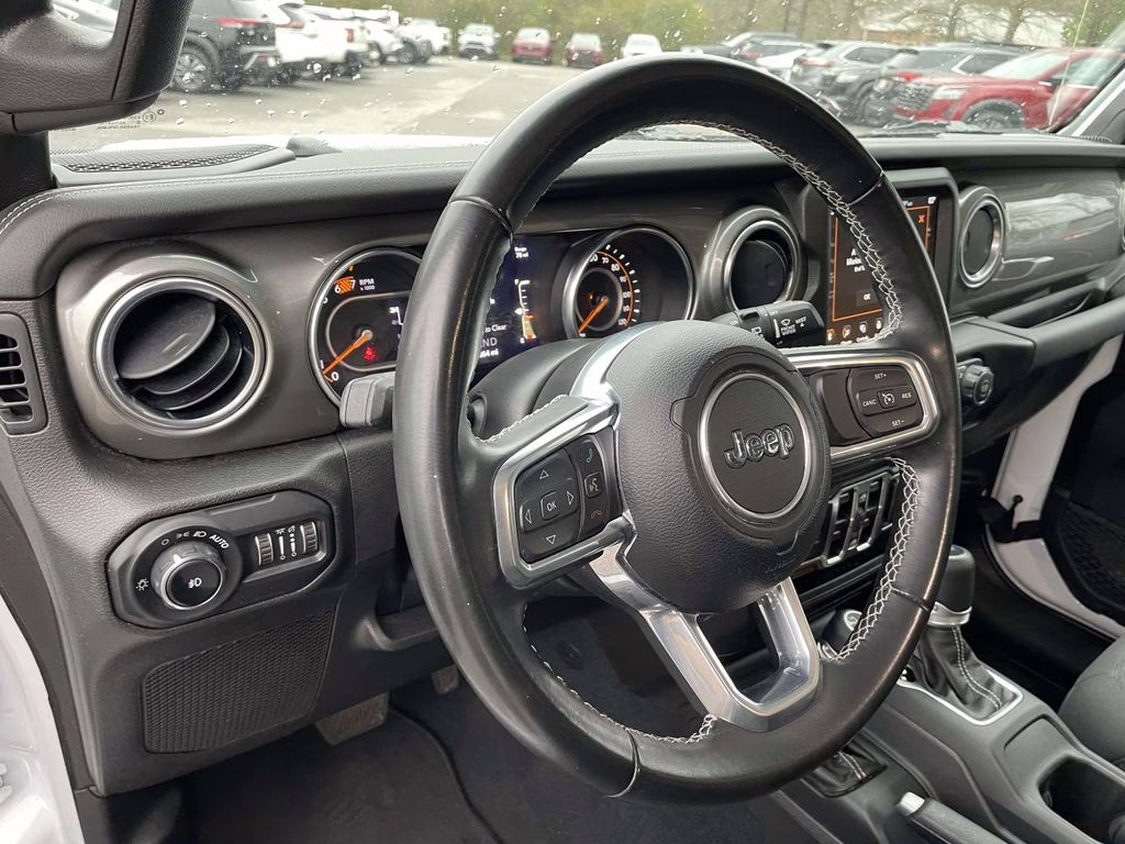 2022 Bright White Clearcoat Jeep Wrangler Unlimited Sahara 4X4 SUV