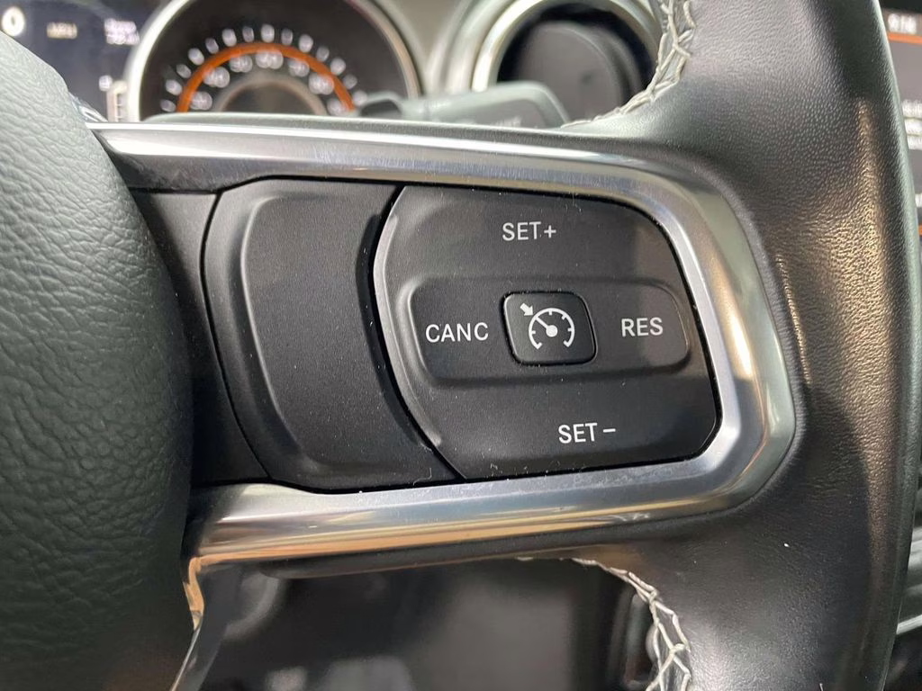 2022 Bright White Clearcoat Jeep Wrangler Unlimited Sahara 4X4 SUV