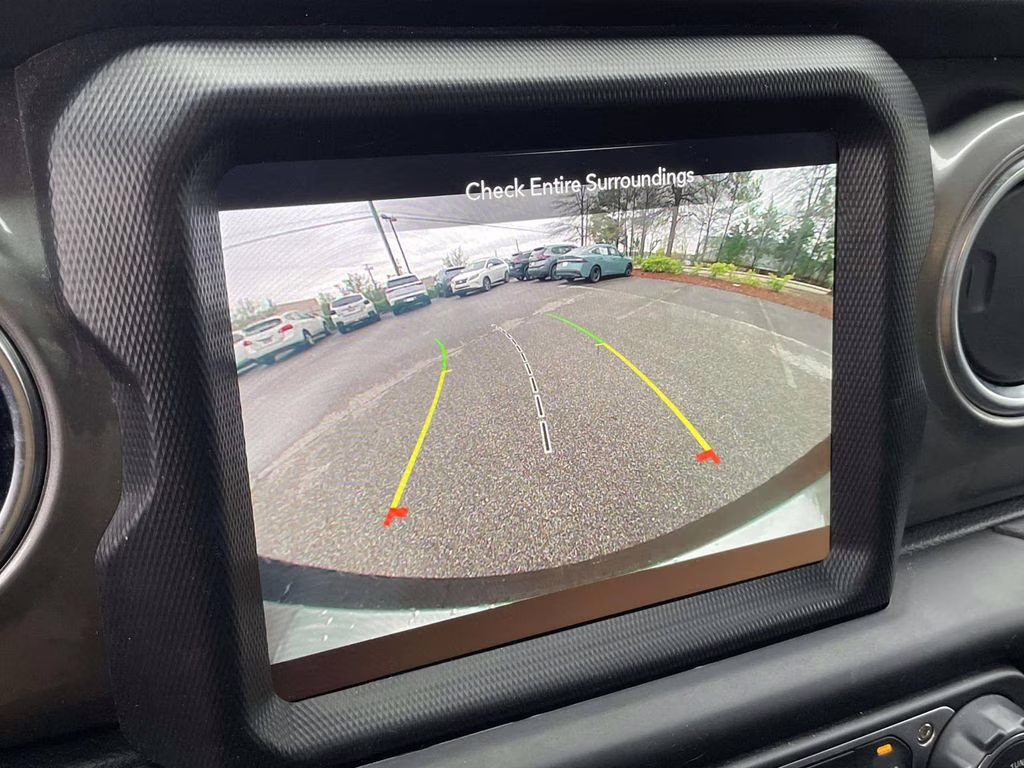 2022 Bright White Clearcoat Jeep Wrangler Unlimited Sahara 4X4 SUV