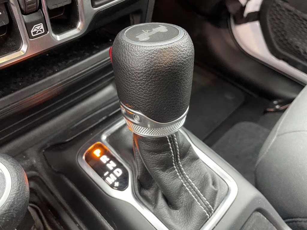 2022 Bright White Clearcoat Jeep Wrangler Unlimited Sahara 4X4 SUV