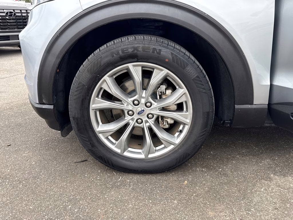 2020 Silver Metallic Ford Explorer XLT 4X4 SUV