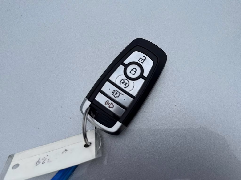 2020 Silver Metallic Ford Explorer XLT 4X4 SUV