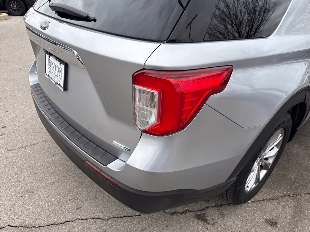 2020 Silver Metallic Ford Explorer XLT 4X4 SUV