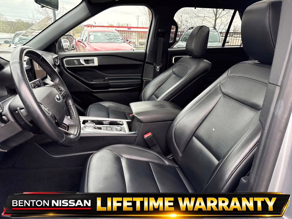 2020 Silver Metallic Ford Explorer XLT 4X4 SUV