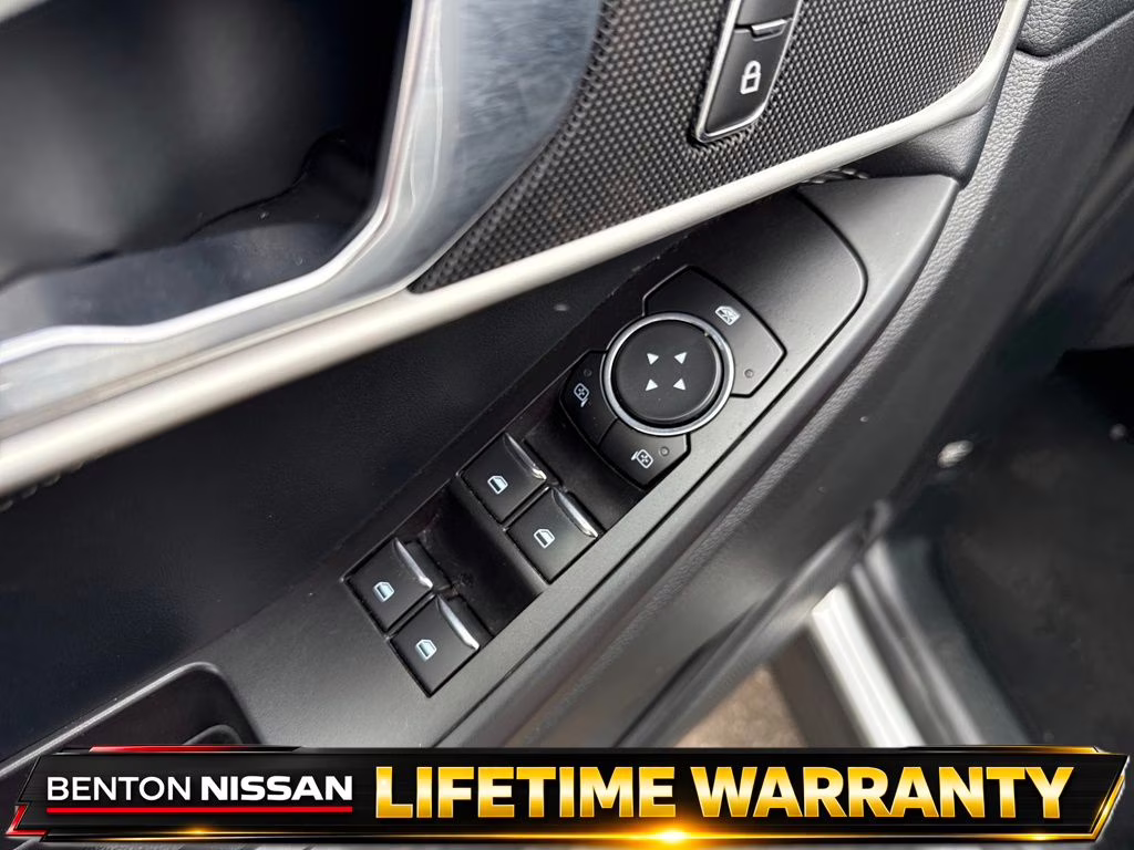 2020 Silver Metallic Ford Explorer XLT 4X4 SUV