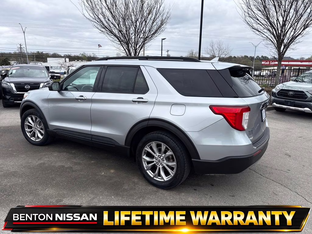 2020 Silver Metallic Ford Explorer XLT 4X4 SUV