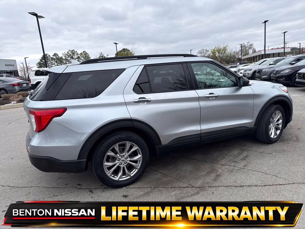 2020 Silver Metallic Ford Explorer XLT 4X4 SUV
