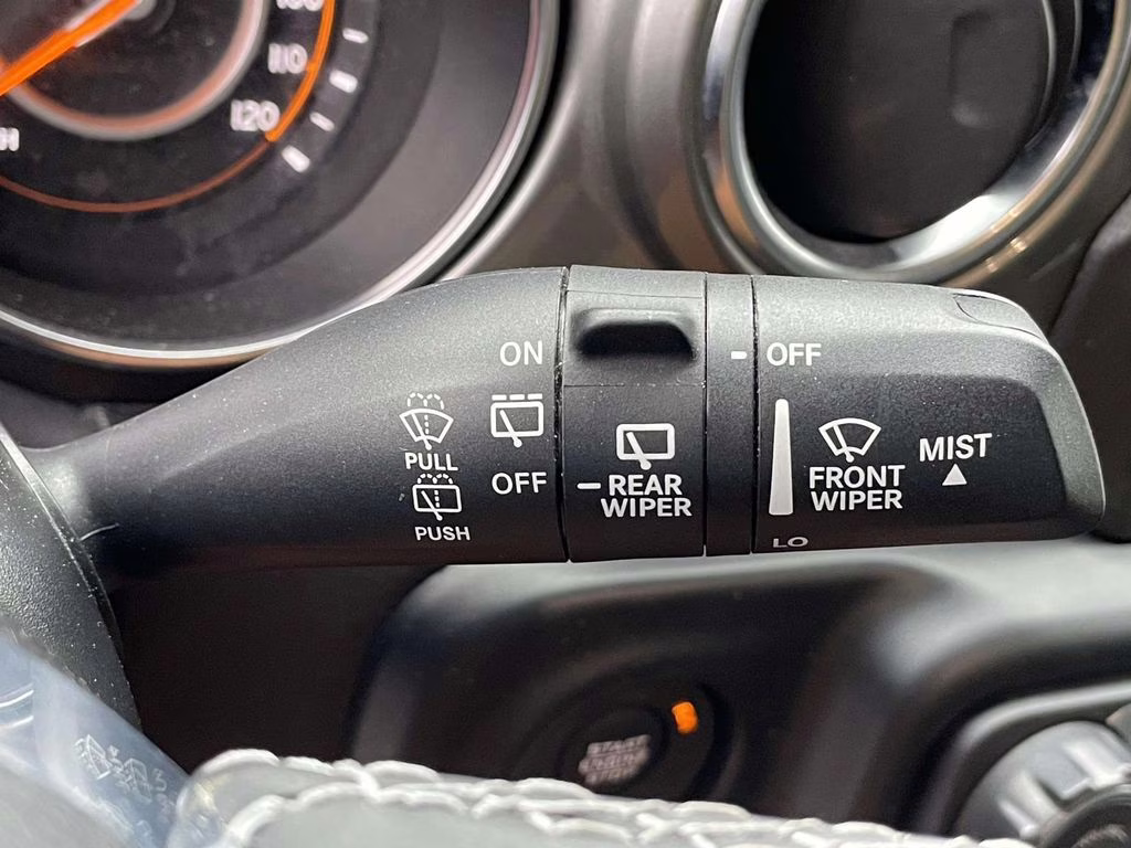 2022 Bright White Clearcoat Jeep Wrangler Unlimited Sahara 4X4 SUV