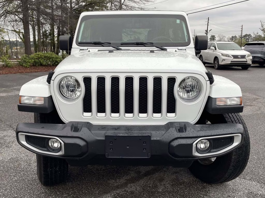 2022 Bright White Clearcoat Jeep Wrangler Unlimited Sahara 4X4 SUV