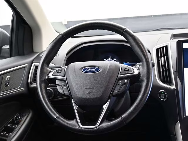 2024 Gray Metallic Ford Edge SEL AWD SUV