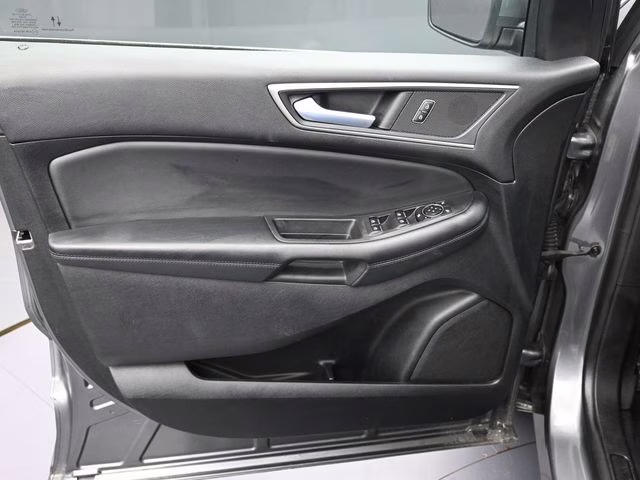 2024 Gray Metallic Ford Edge SEL AWD SUV