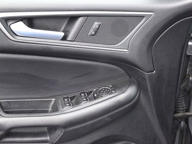 2024 Gray Metallic Ford Edge SEL AWD SUV