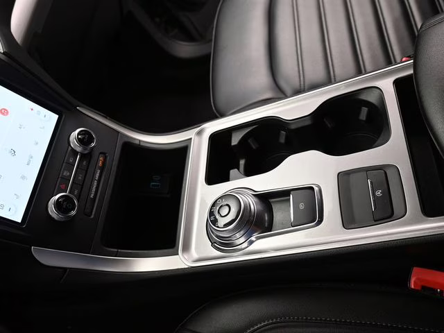 2024 Gray Metallic Ford Edge SEL AWD SUV