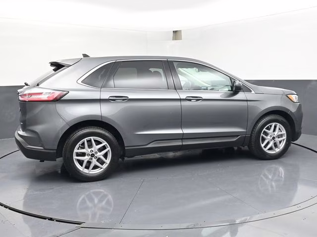 2024 Gray Metallic Ford Edge SEL AWD SUV