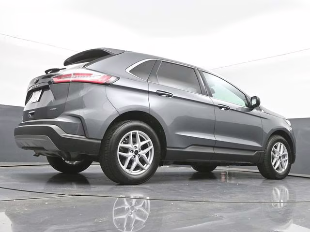 2024 Gray Metallic Ford Edge SEL AWD SUV
