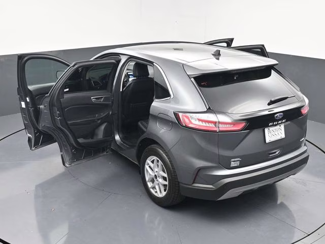 2024 Gray Metallic Ford Edge SEL AWD SUV