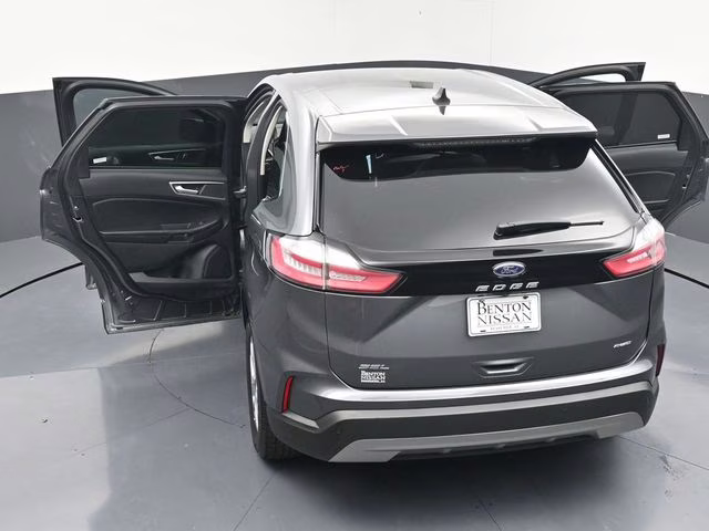 2024 Gray Metallic Ford Edge SEL AWD SUV